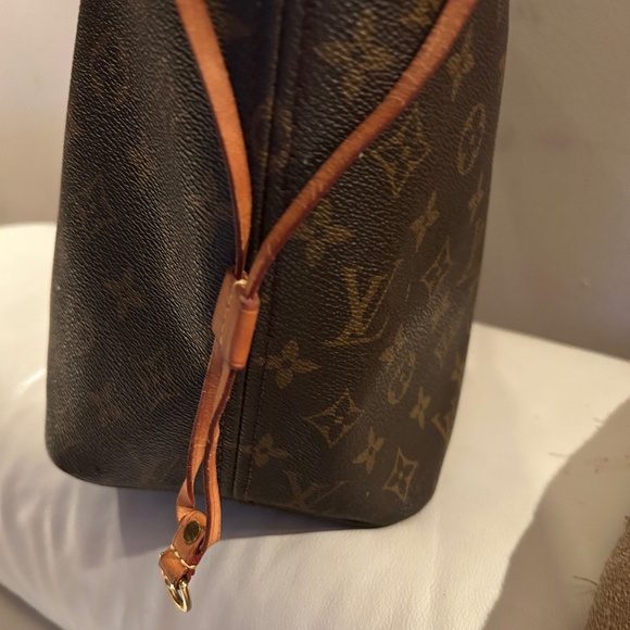Louis Vuitton Neverfull Monogram MM - Picture 16 of 16